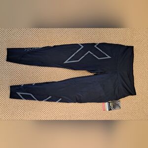 BRAND NEW 2XU Light Speed Mid Rise Compression Tights Size M